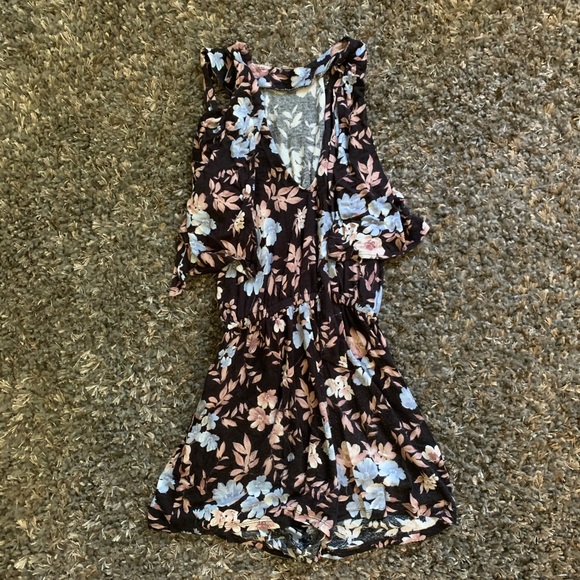 Romper - Picture 2 of 3